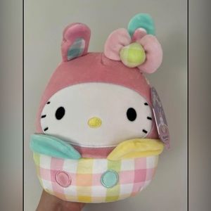 Hello Kitty Squishmallow